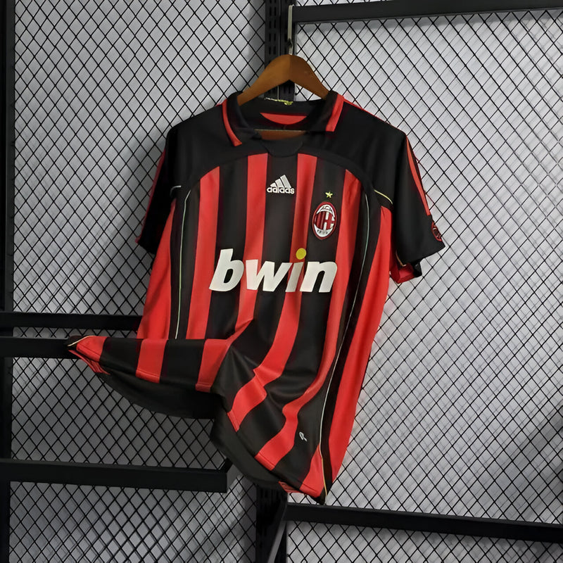 Camisa Retrô AC Milan Kaká 06/07 - Vermelha e Preta