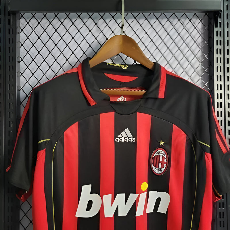 Camisa Retrô AC Milan Kaká 06/07 - Vermelha e Preta