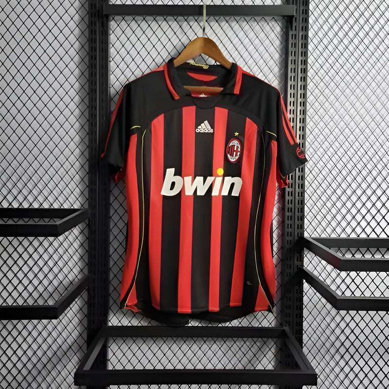 Camisa Retrô AC Milan Kaká 06/07 - Vermelha e Preta